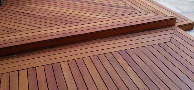 Redwood Decking Material in Granada Hills, CA